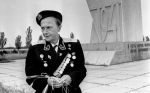 «ДЕВУШКА С ОПТИЧЕСКИМ ПРИЦЕЛОМ»