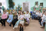 Открывается, как книжка, нам веселый Новый год»