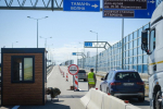 С 29 апреля изменяется схема движения у Крымского моста перед пунктами досмотра со стороны Кубани